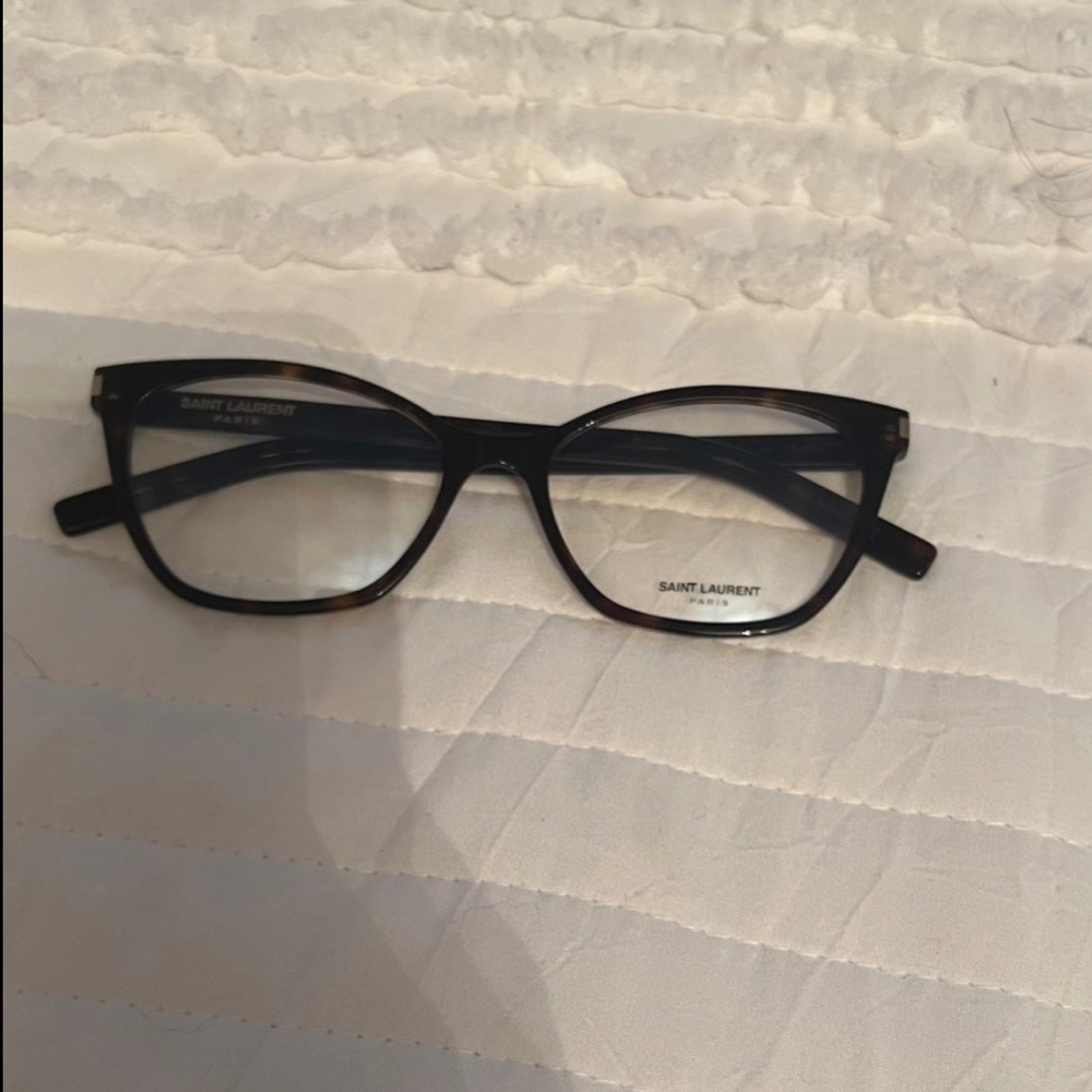 Saint Laurent frames. - Picture 2 of 4